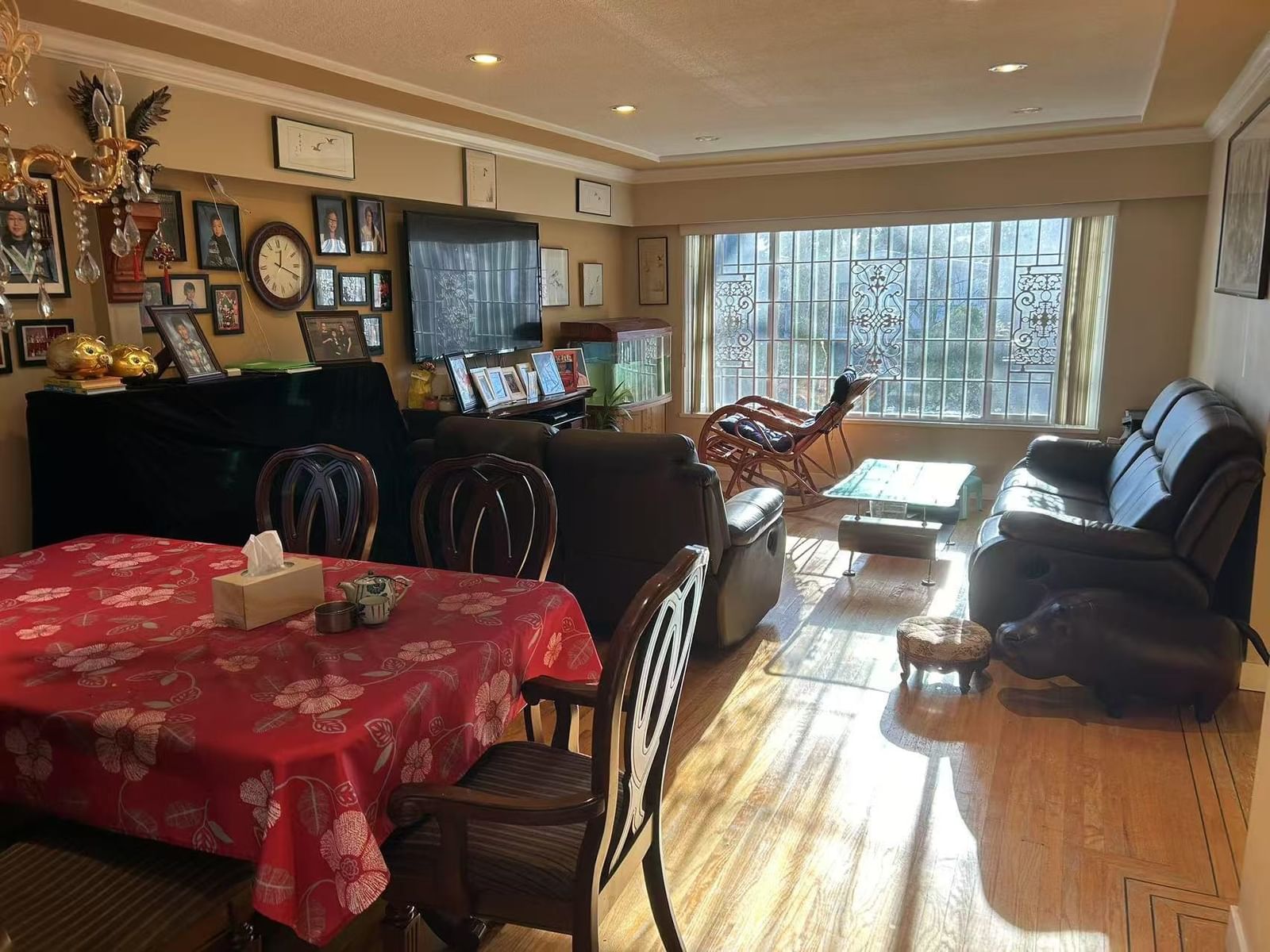 Listing Image 6