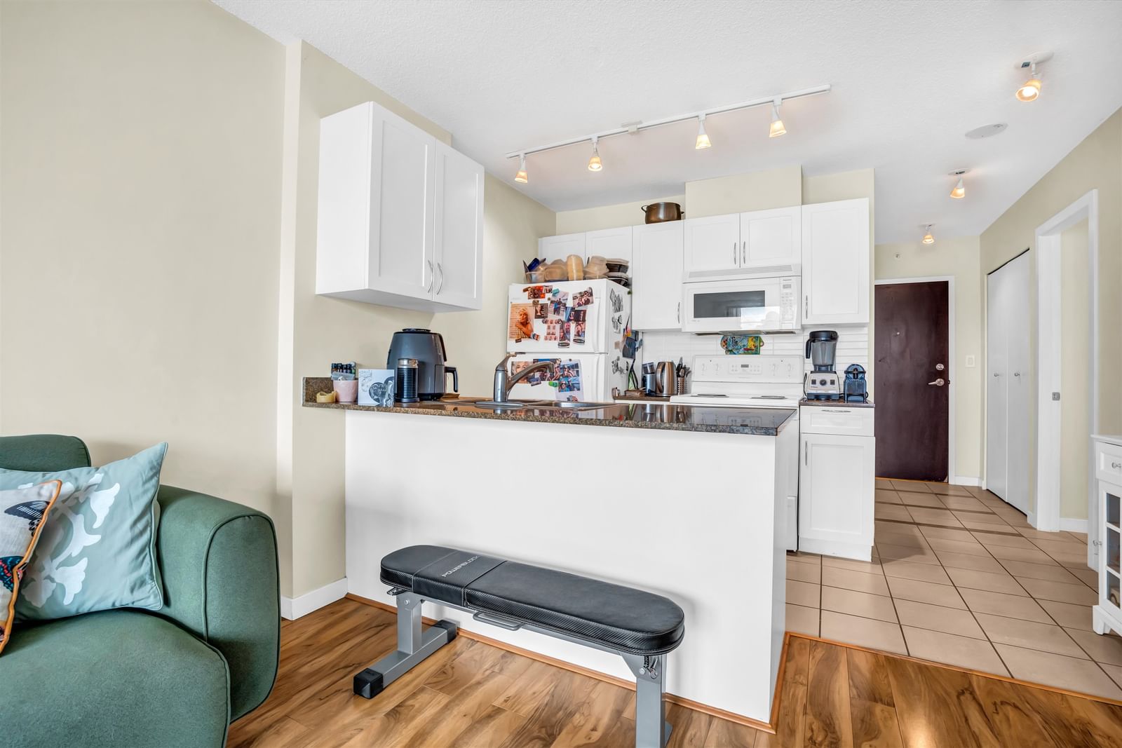 Listing Image 9