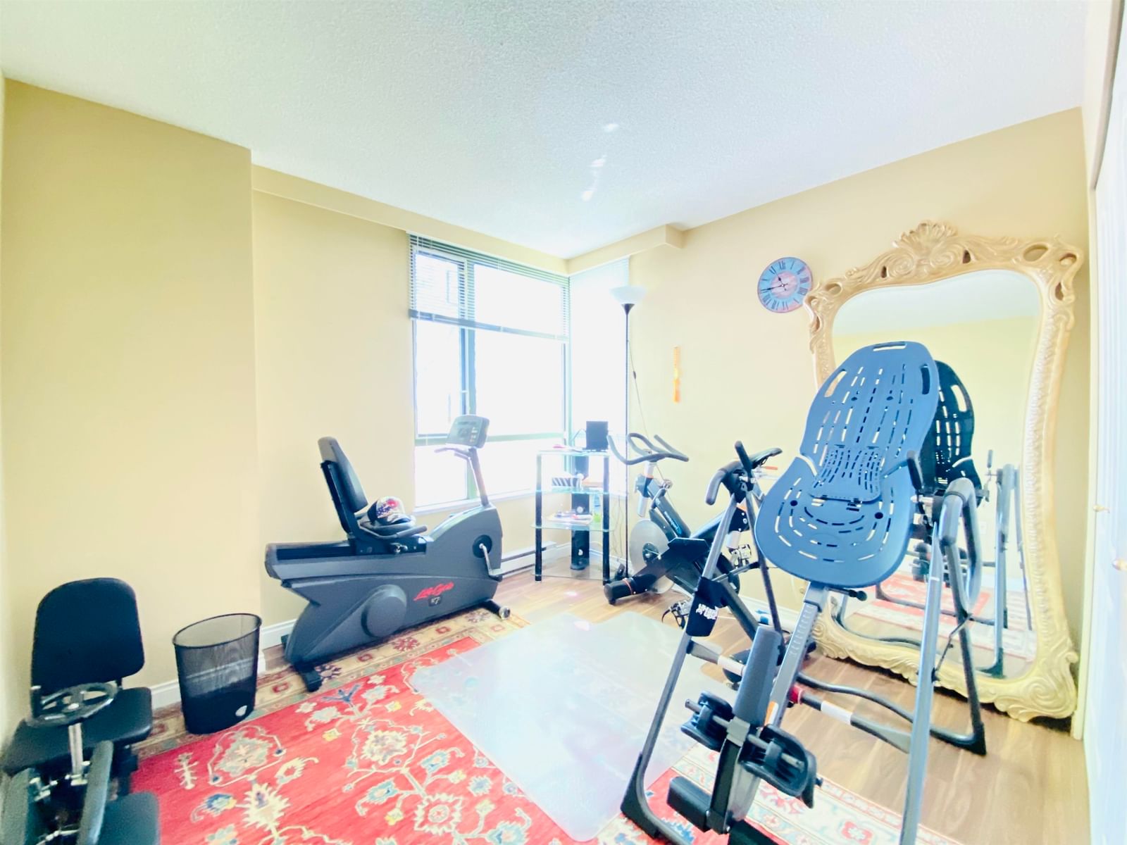 Listing Image 20
