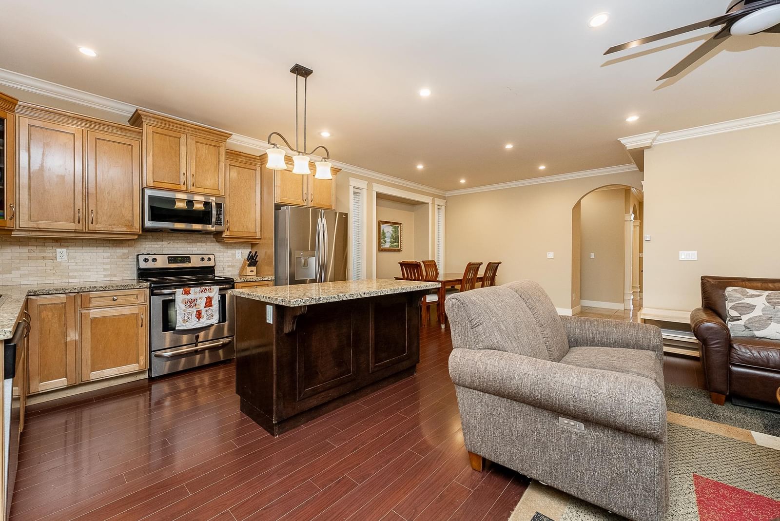 Listing Image 10