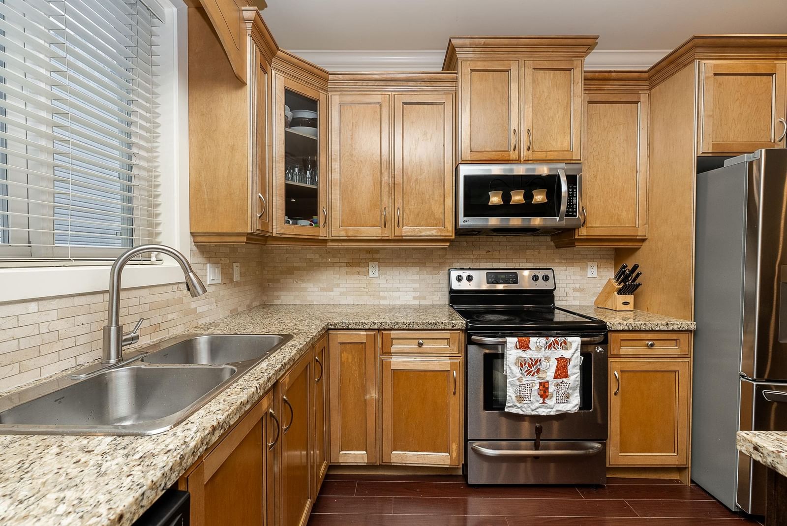 Listing Image 12