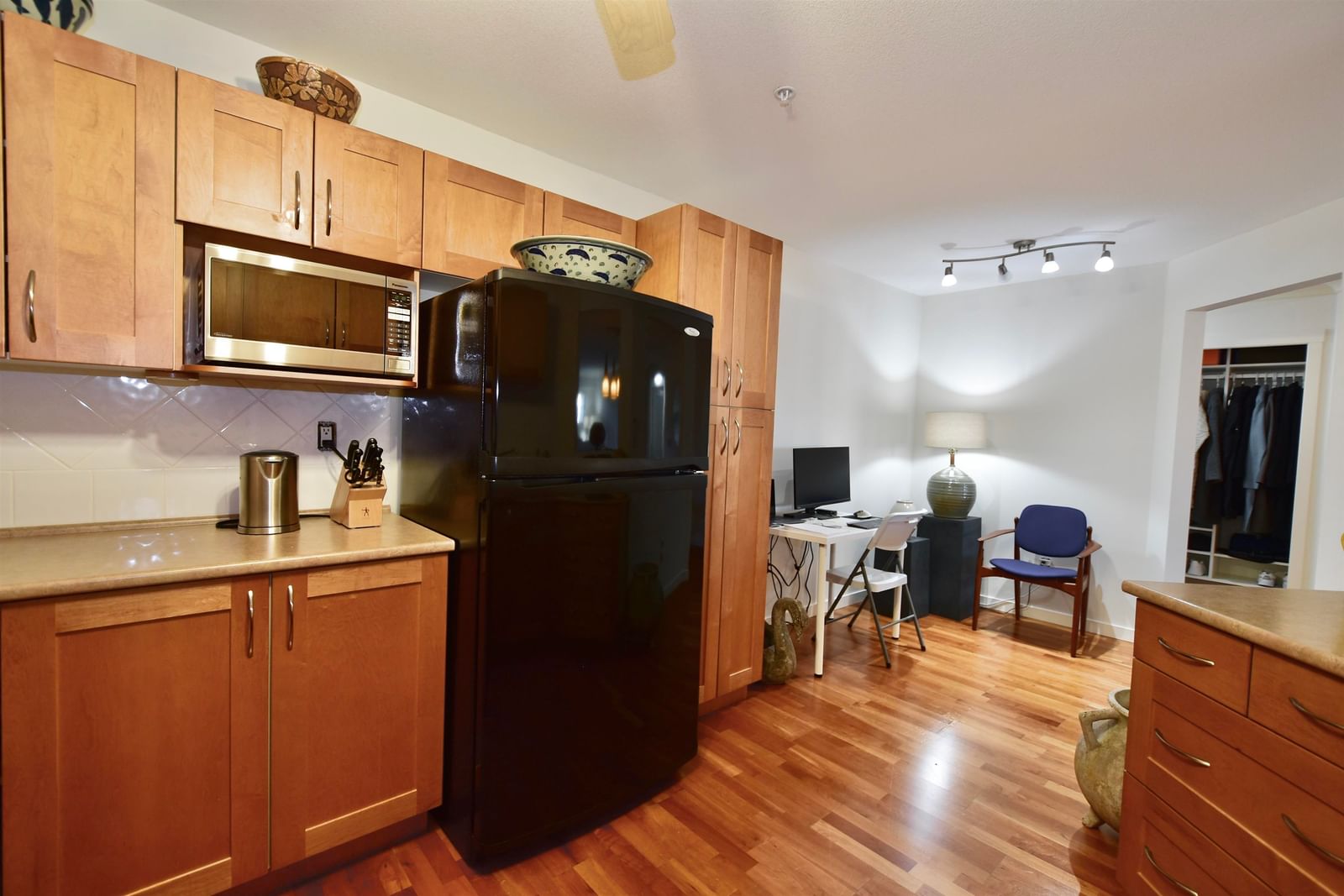 Listing Image 14