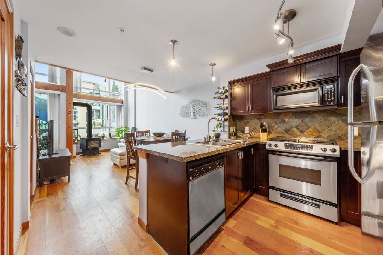 Listing Image 12