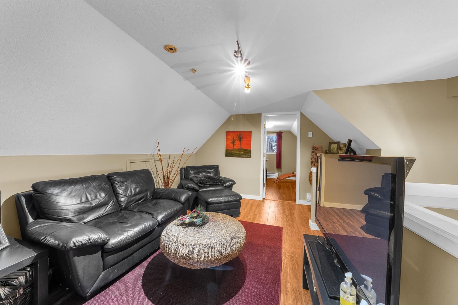 Listing Image 17