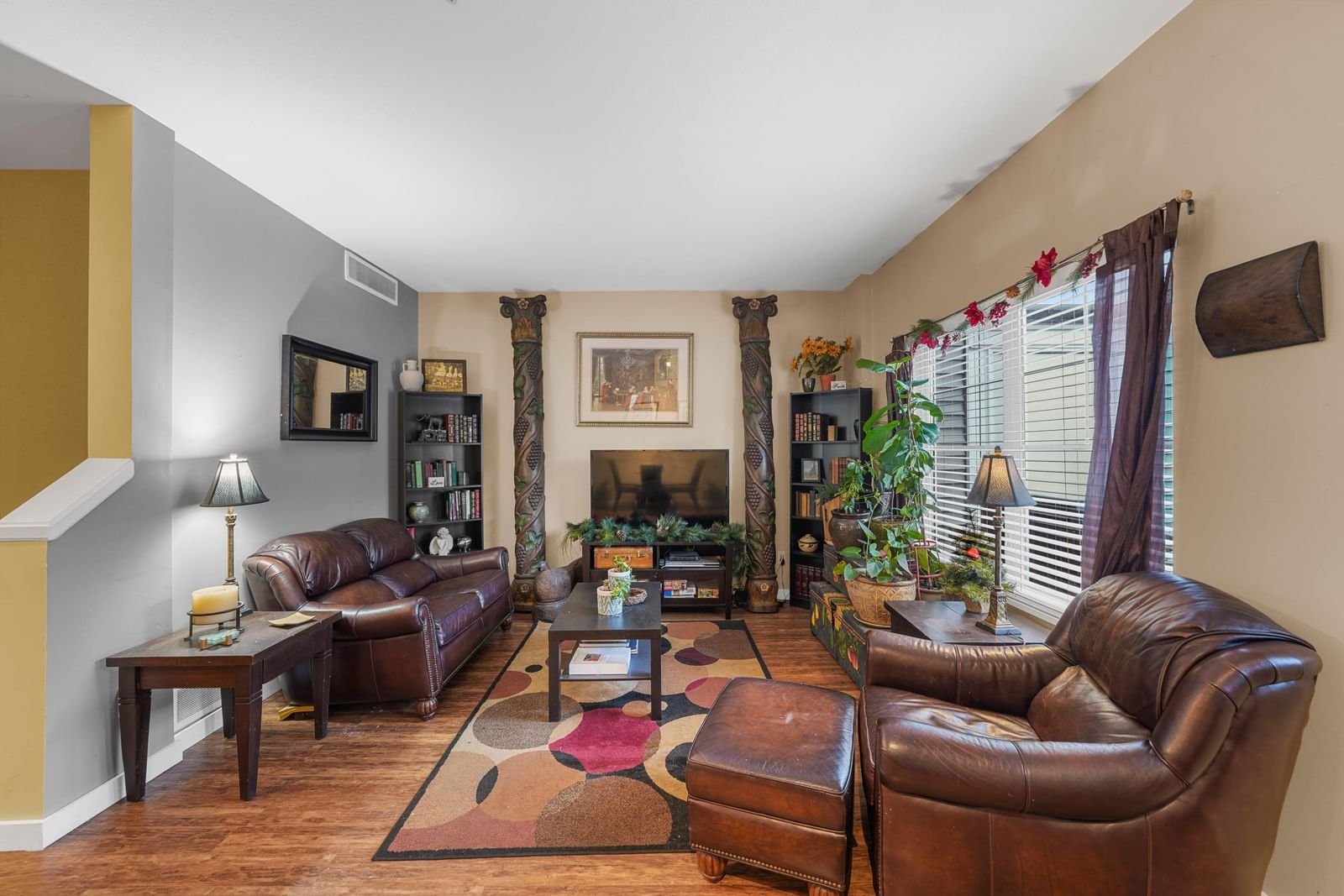 Listing Image 8