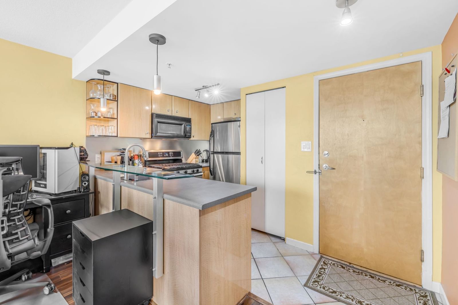 Listing Image 11