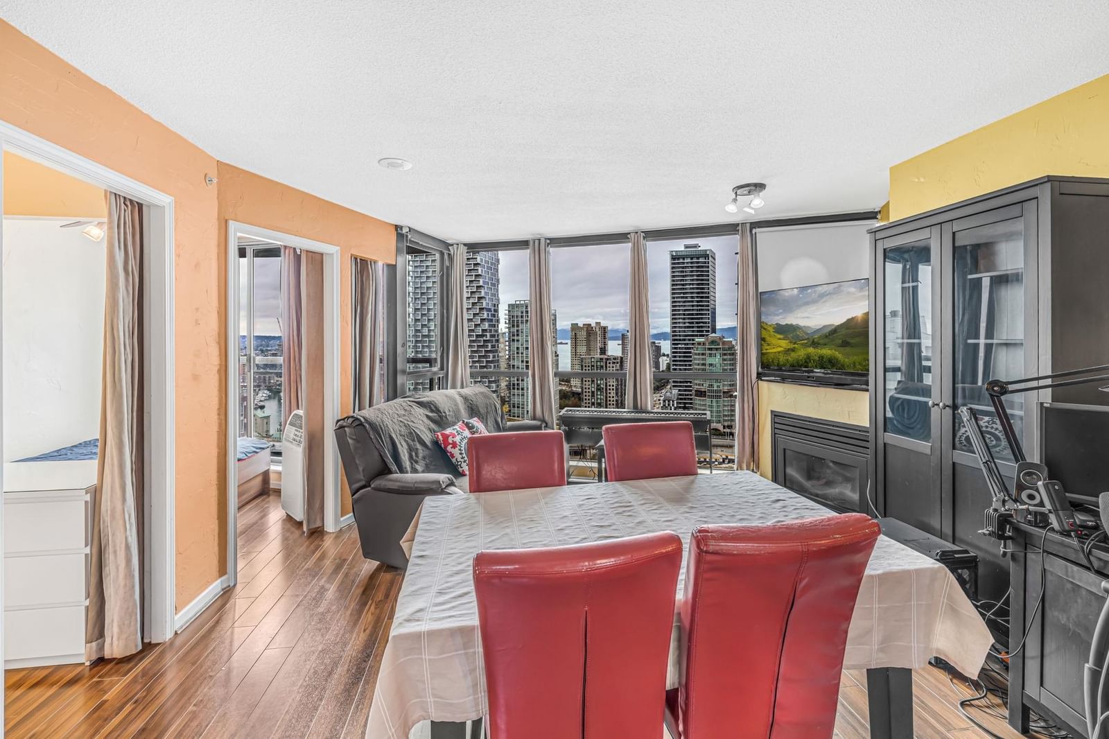 Listing Image 9