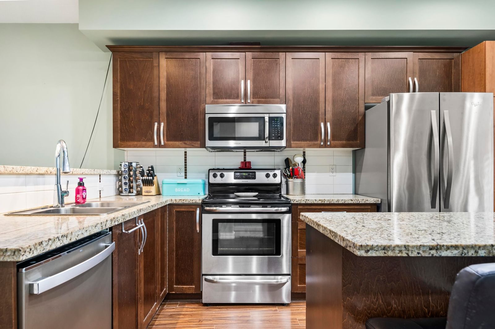Listing Image 11