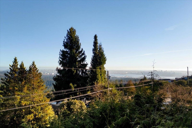 478 Craigmohr Drive, West Vancouver, V7S 1W6 | Image 3