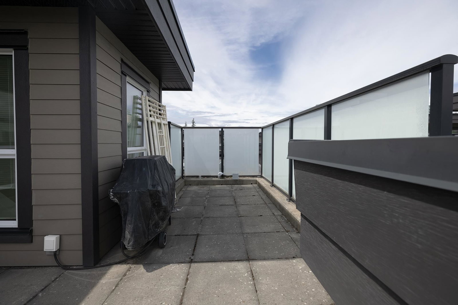 Listing Image 24
