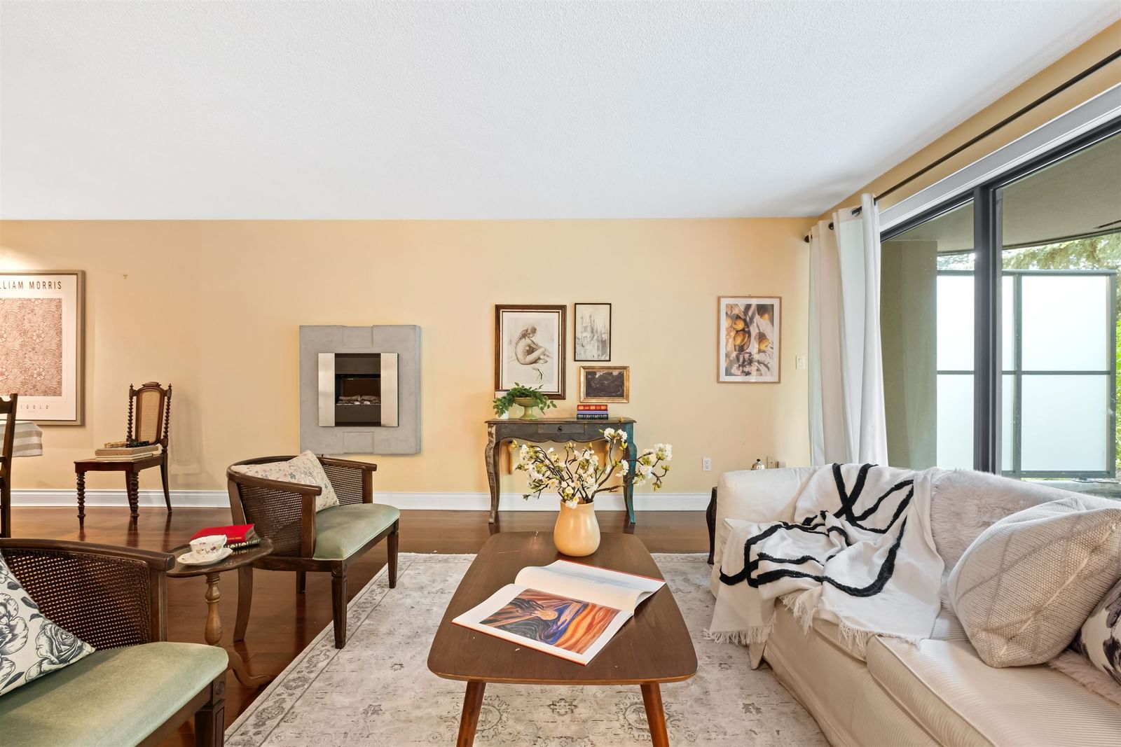 Listing Image 19