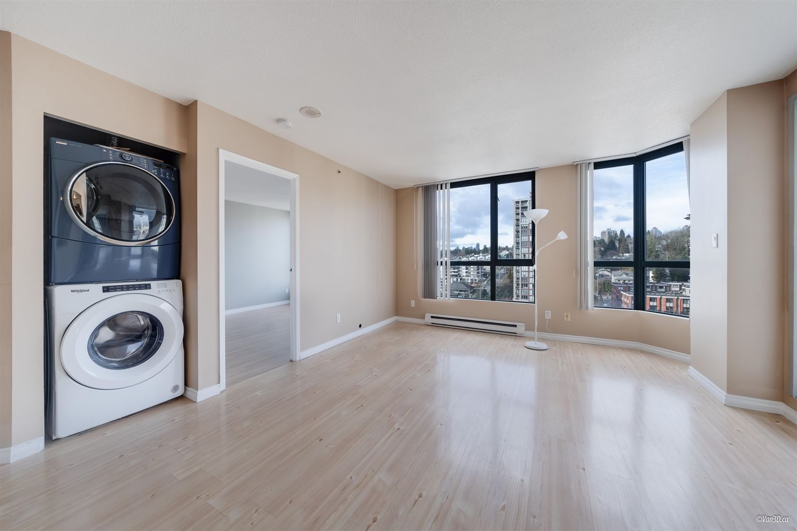 Listing Image 10