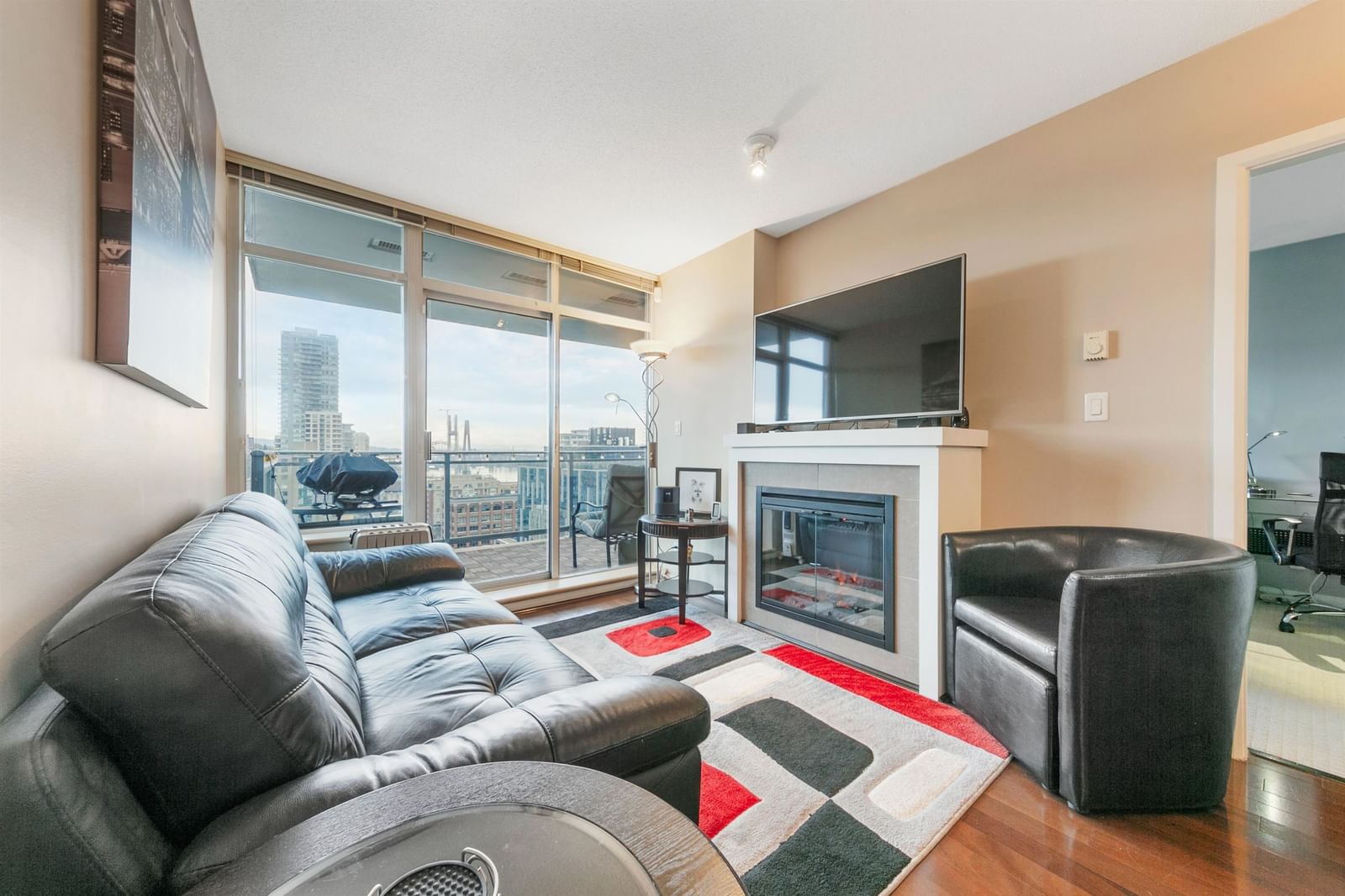 Listing Image 9