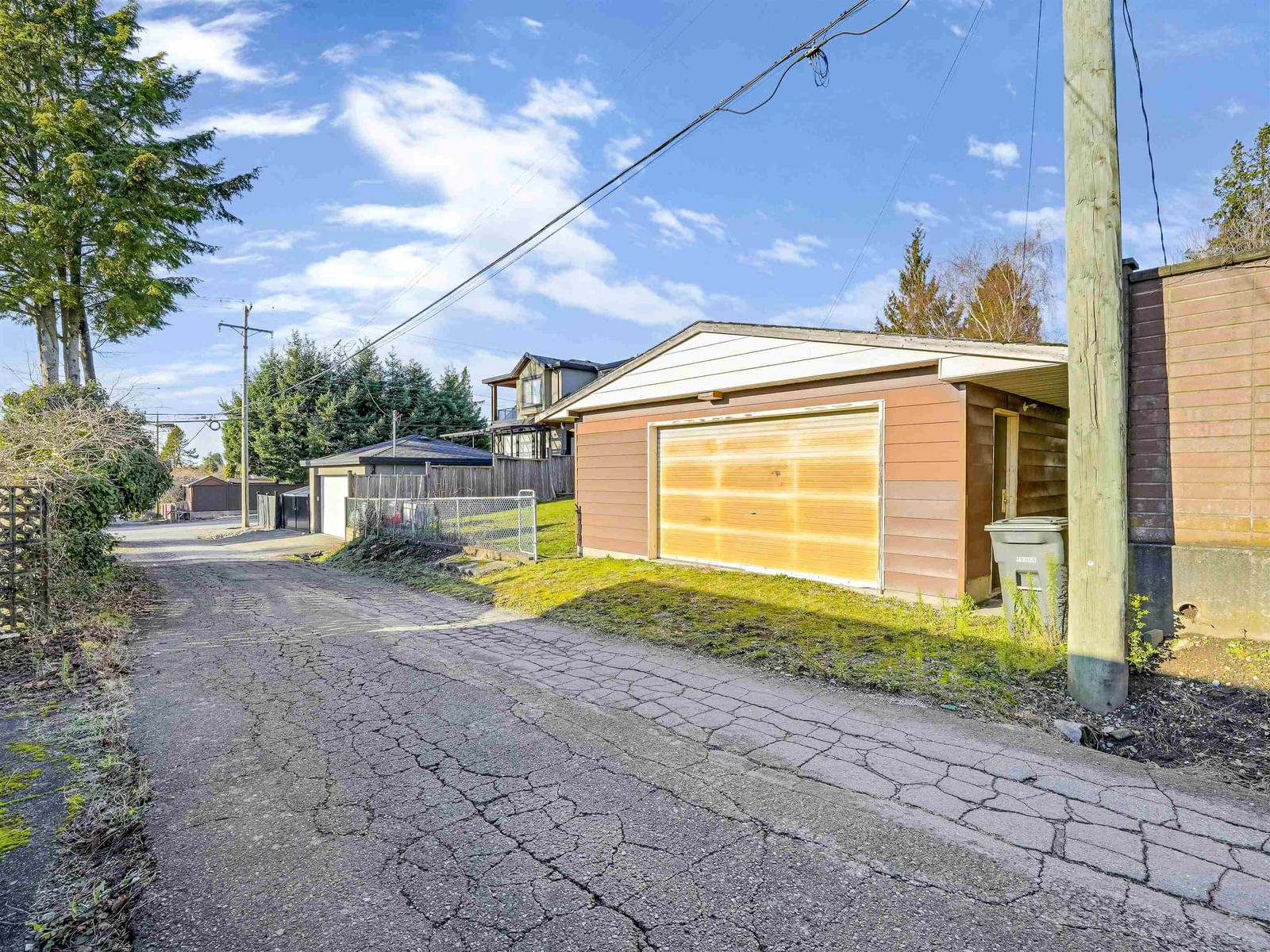 Listing Image 5