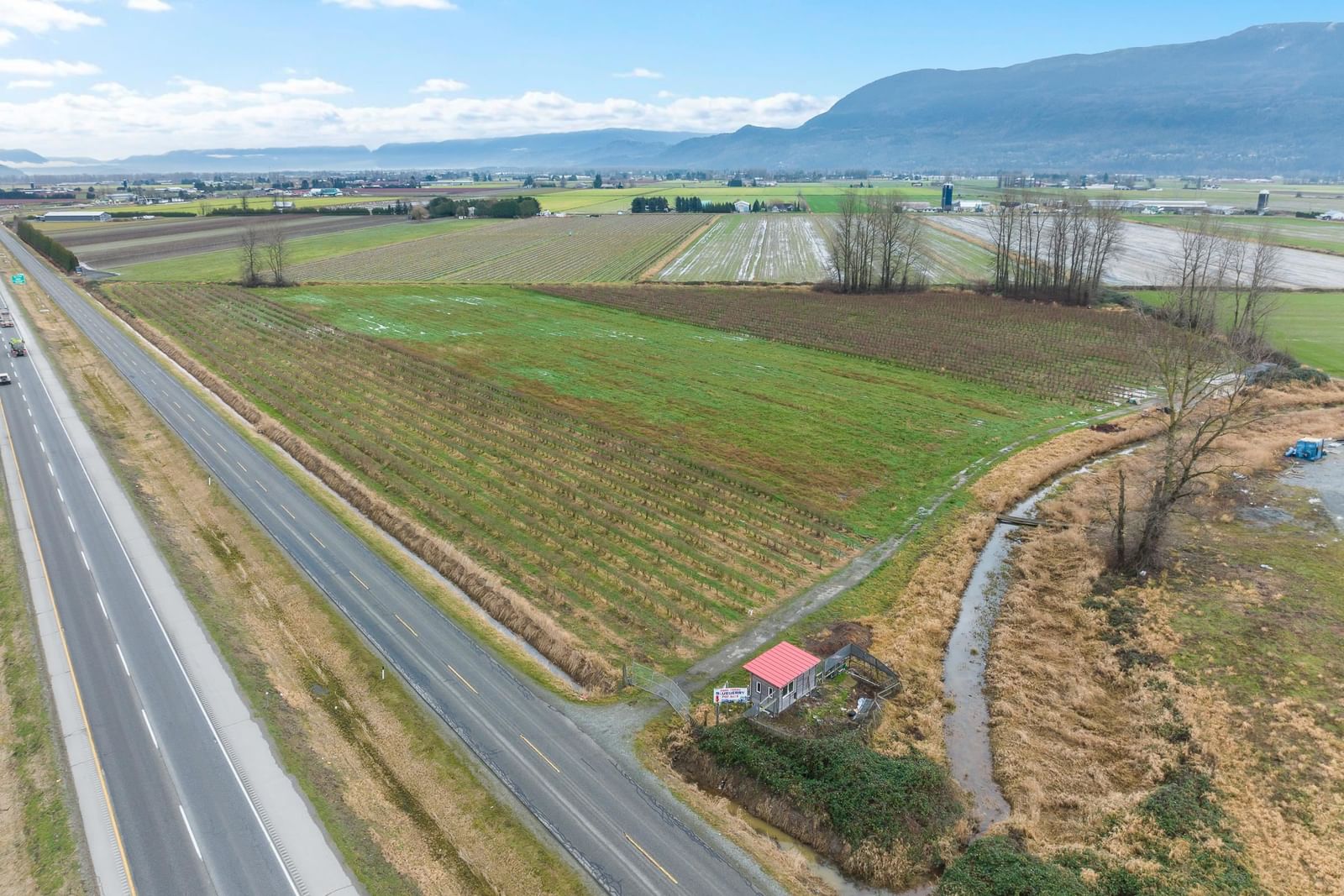 Listing Image 11