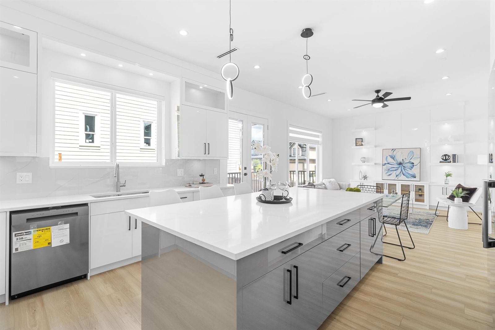 Listing Image 12