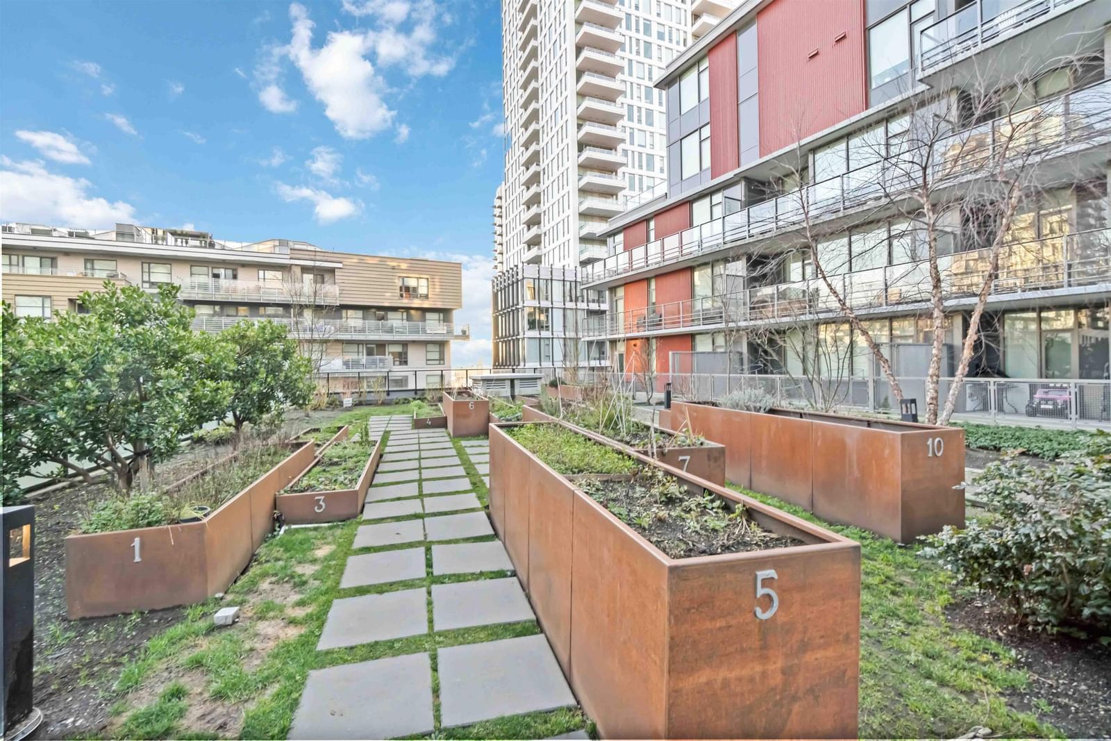 Listing Image 19