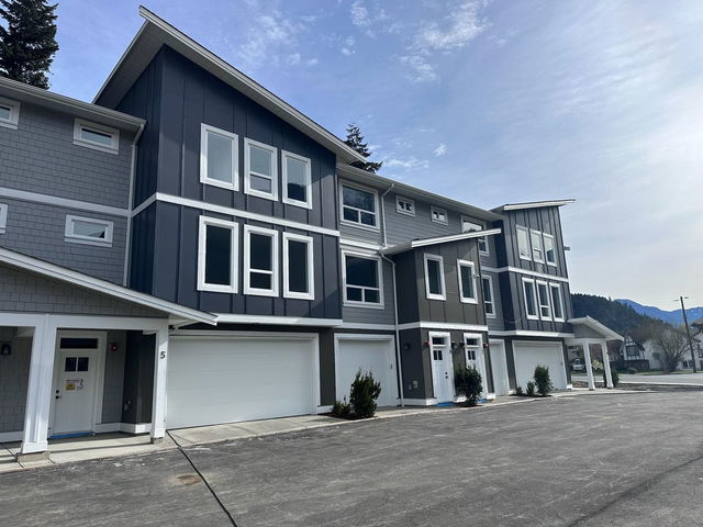 2 - 455 Coquihalla Street
