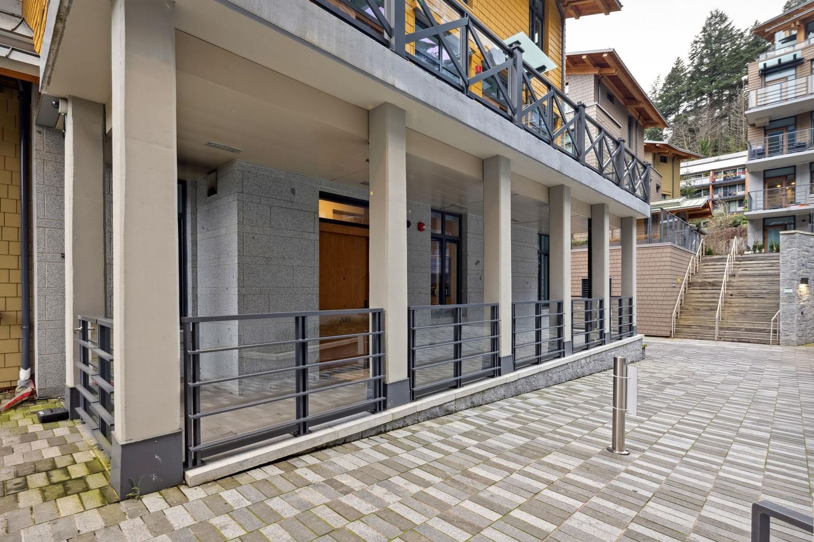 Listing Image 19