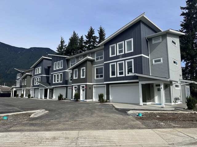 6 - 455 Coquihalla Street