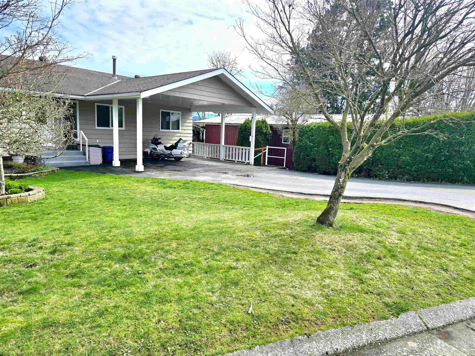 Listing Image 5