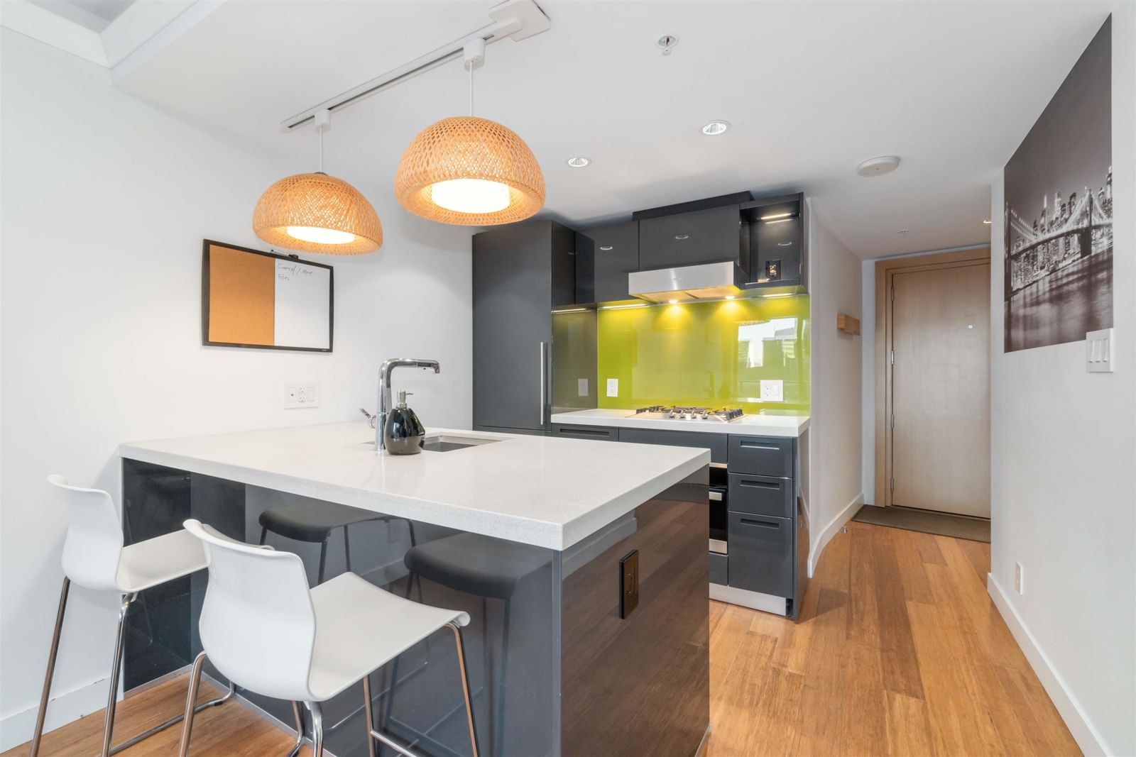 Listing Image 10