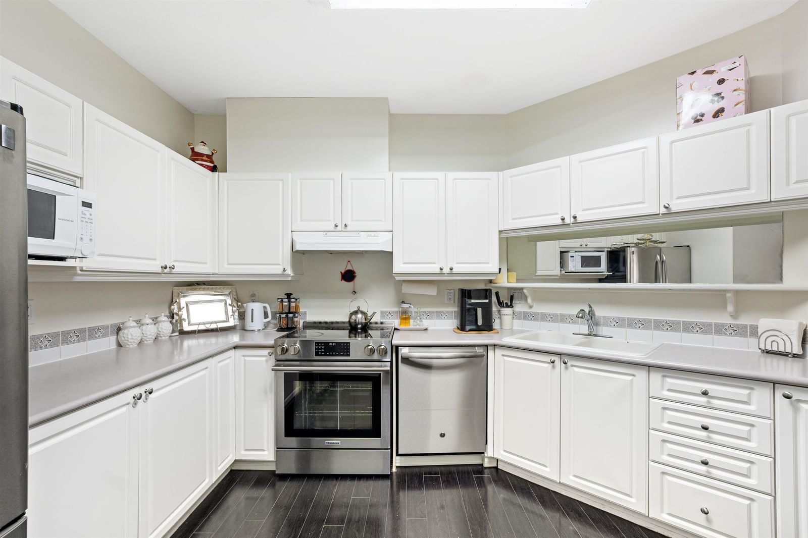 Listing Image 20