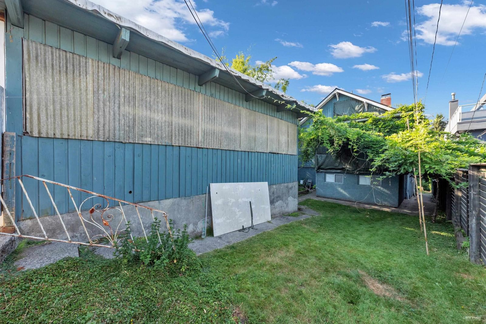 Listing Image 6