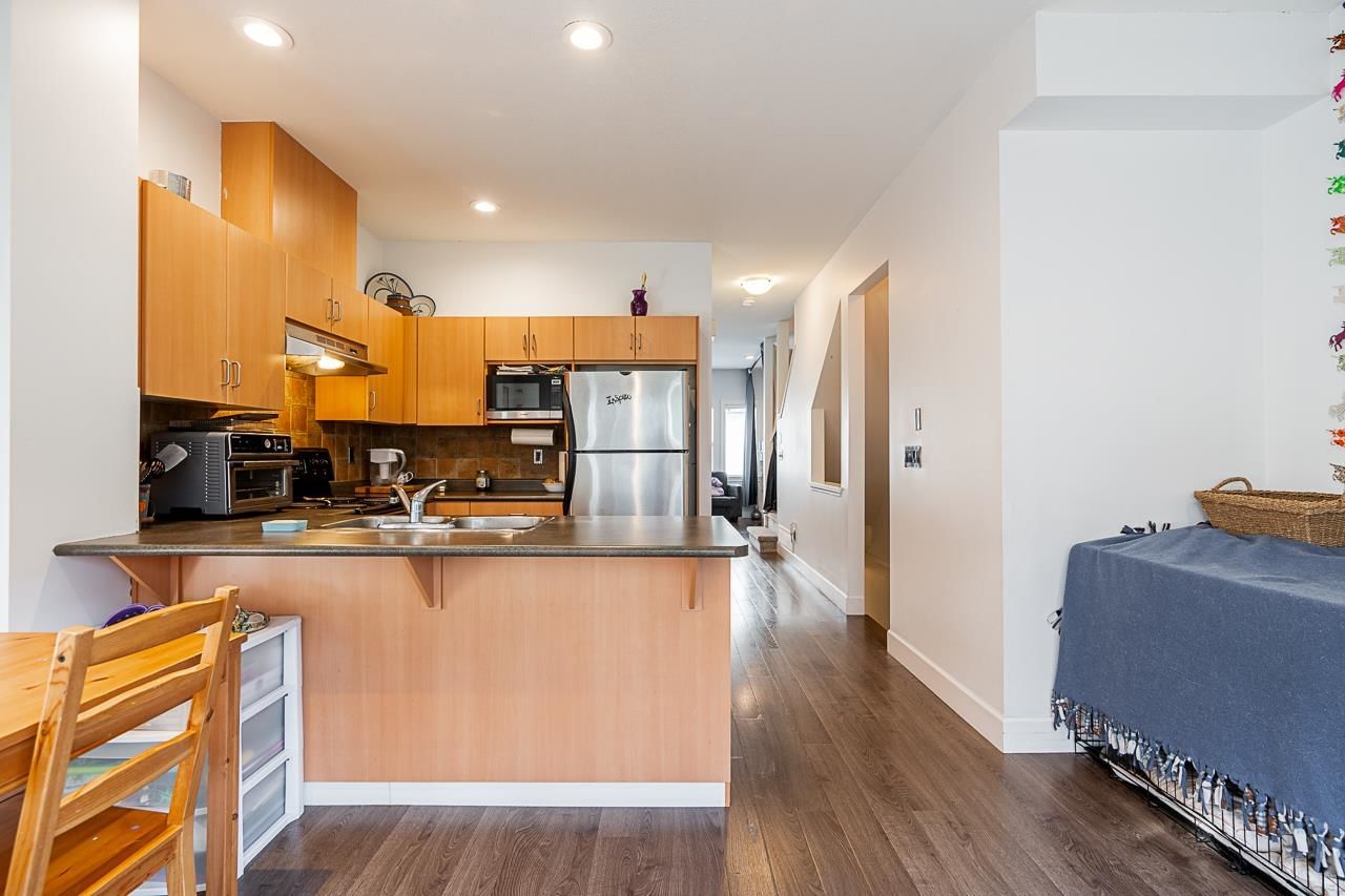 Listing Image 11