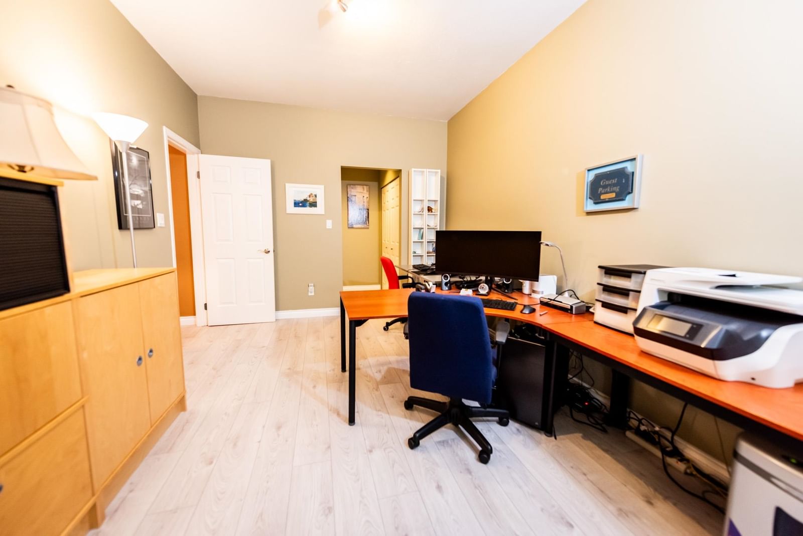 Listing Image 11