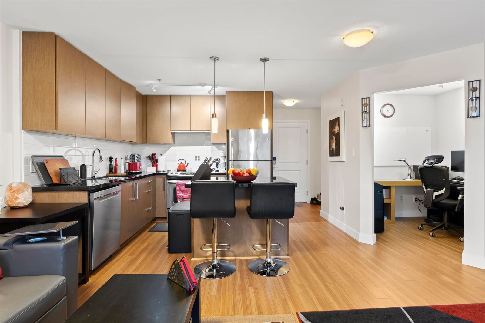 Listing Image 11