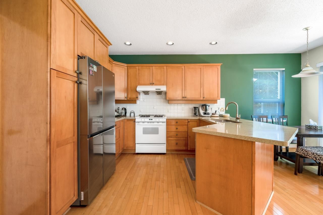 Listing Image 11