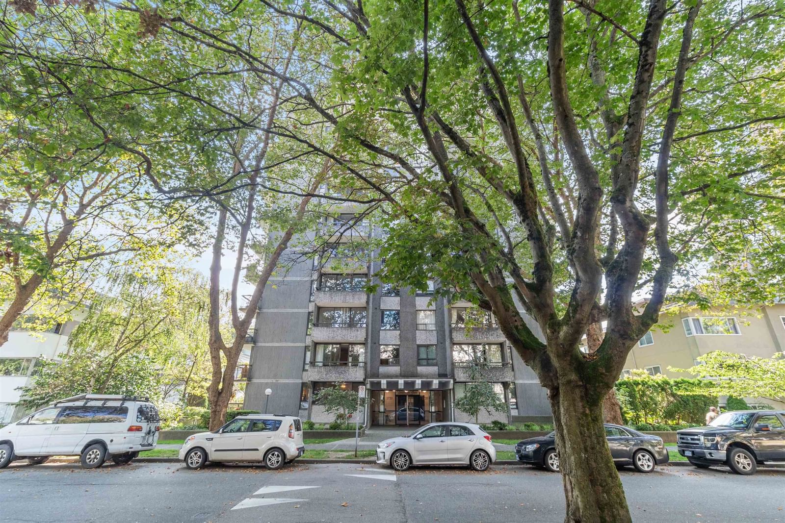 Listing Image 20