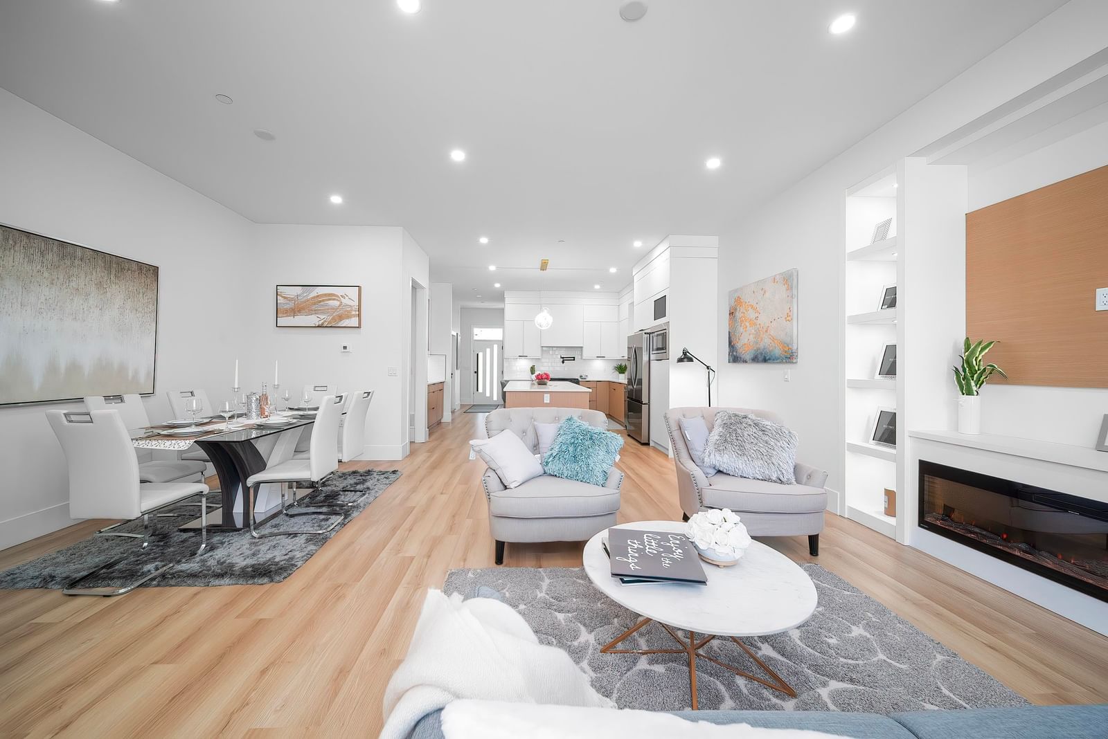 Listing Image 12