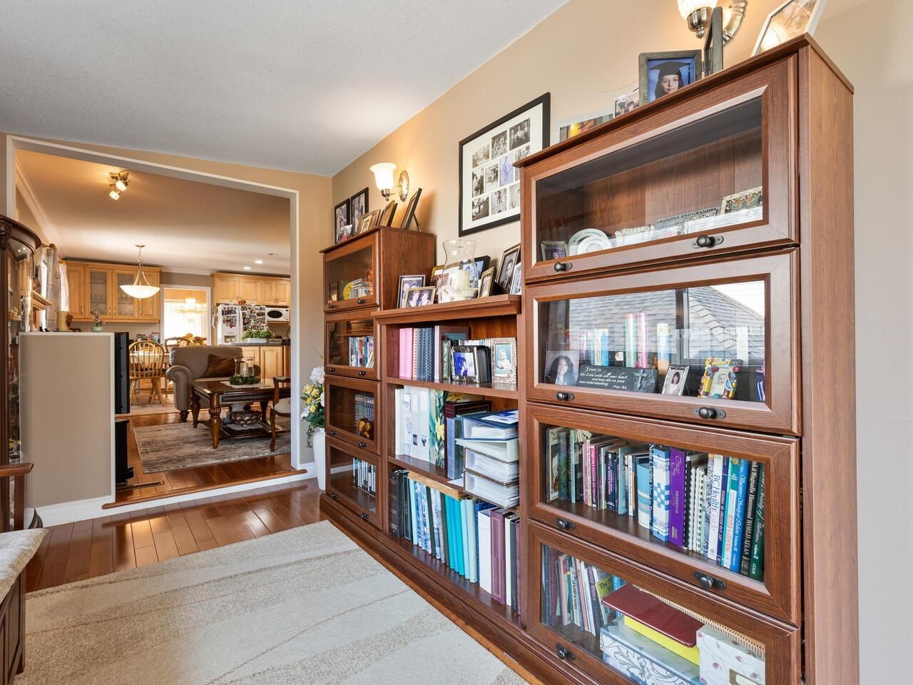 Listing Image 11