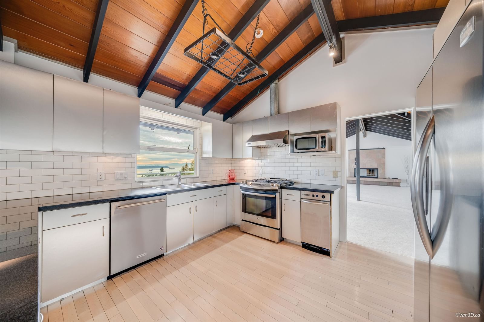 Listing Image 13
