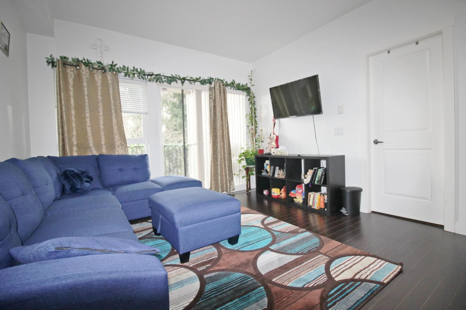 Listing Image 8
