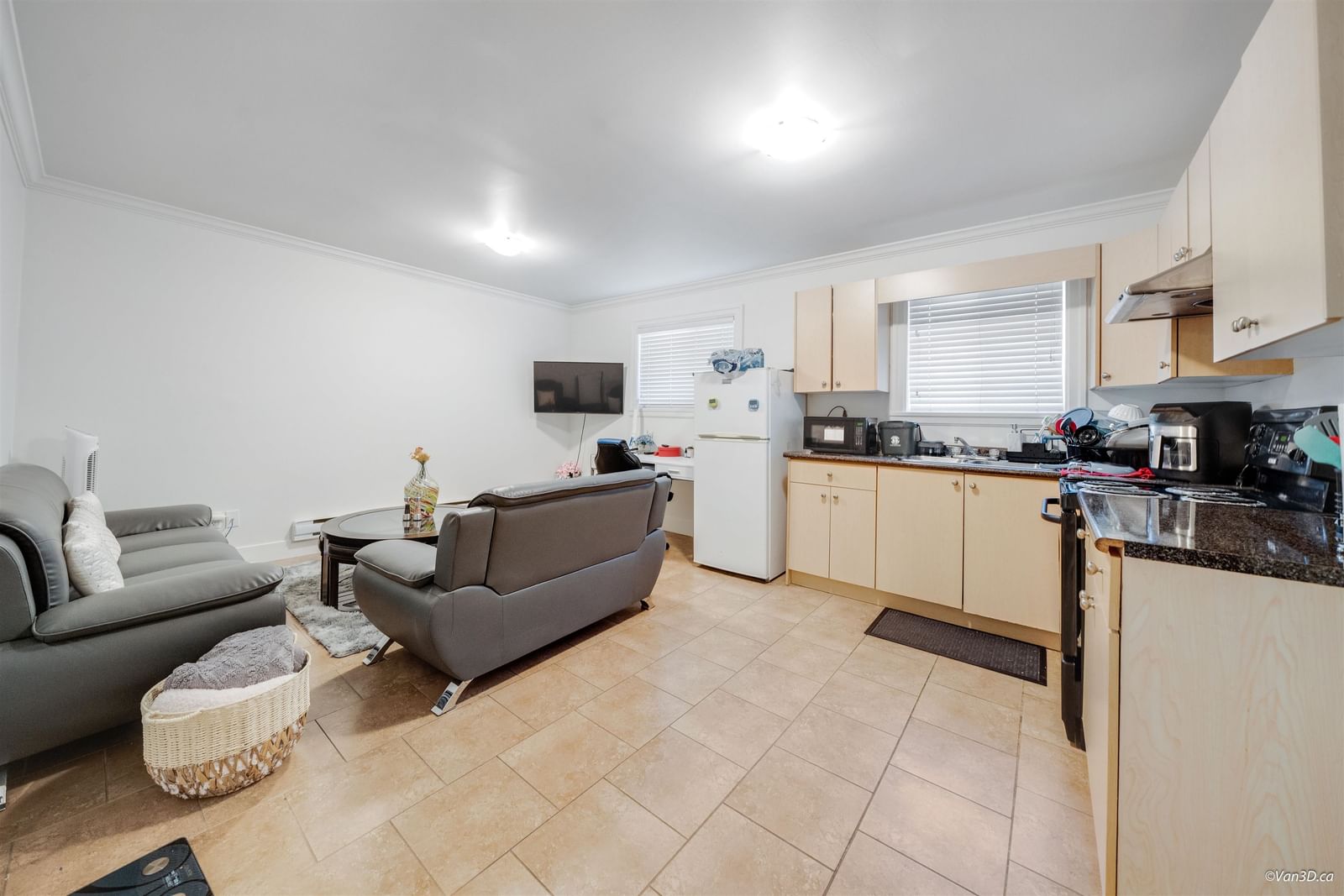 Listing Image 16