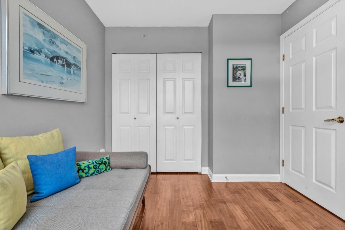 Listing Image 17