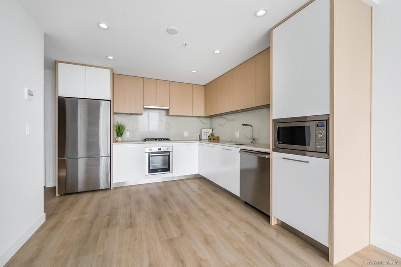 2607 - 567 Clarke Road, Coquitlam, V3J 0K7 | Image 2