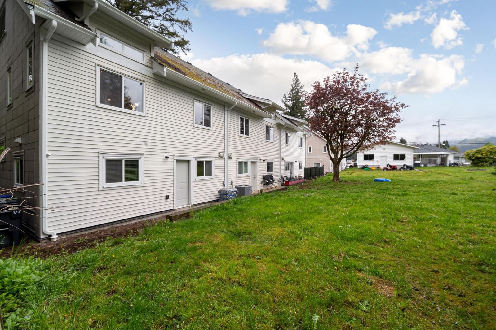 Listing Image 25