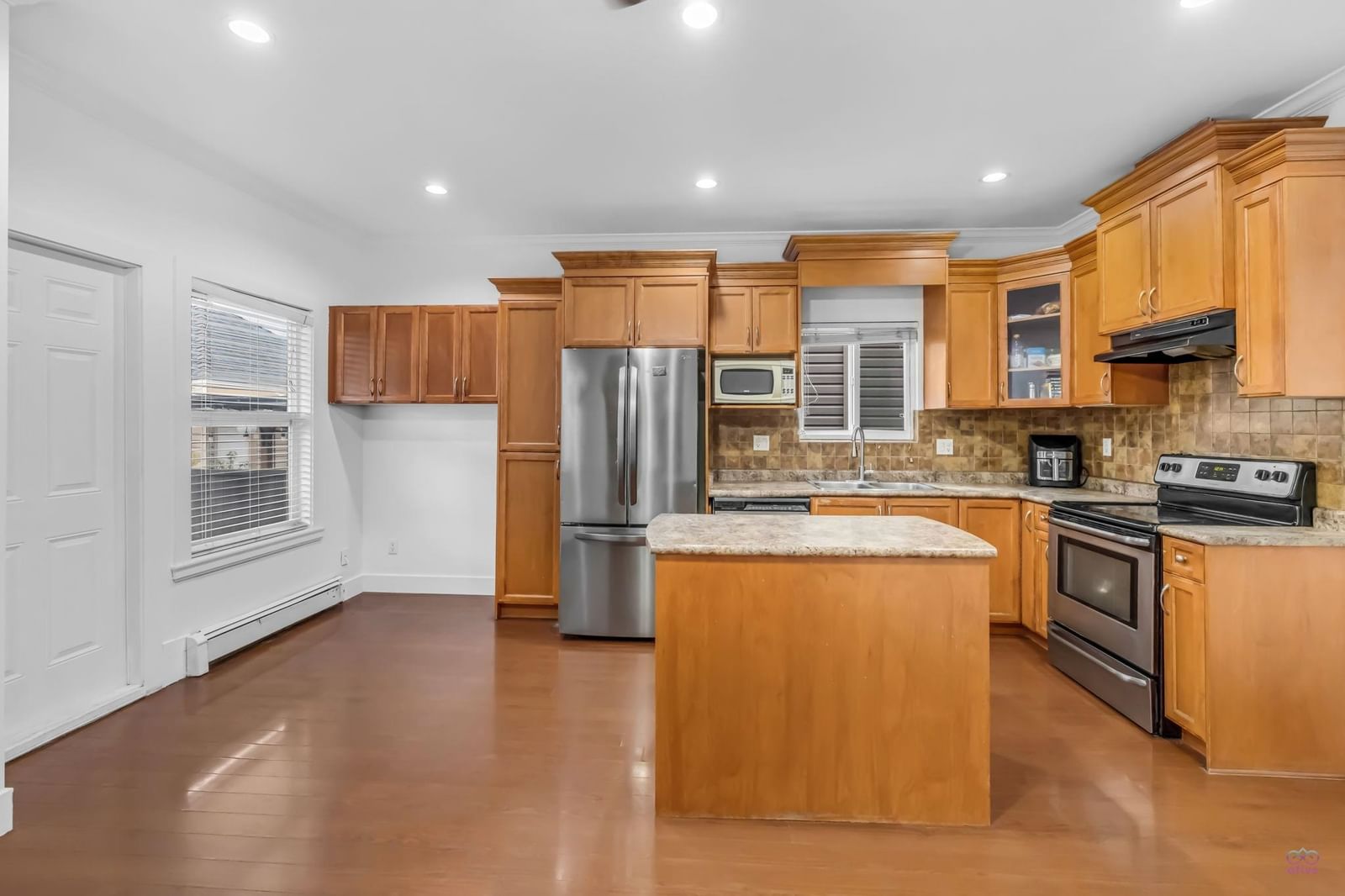 Listing Image 13