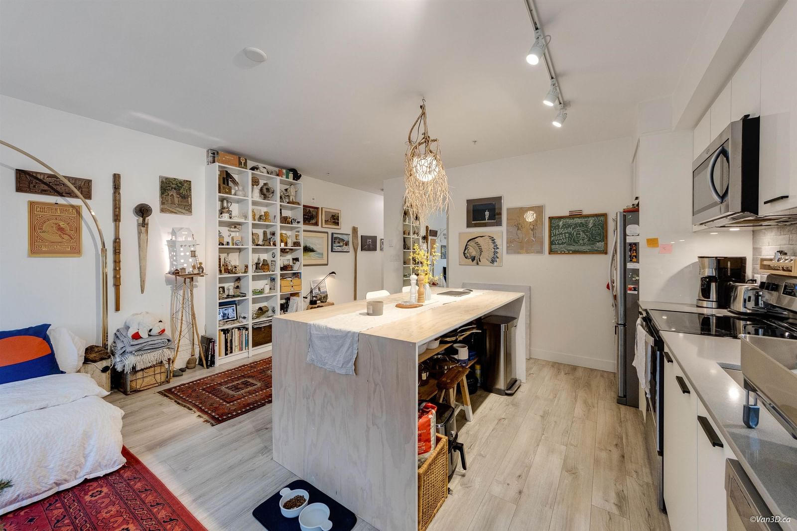 Listing Image 9