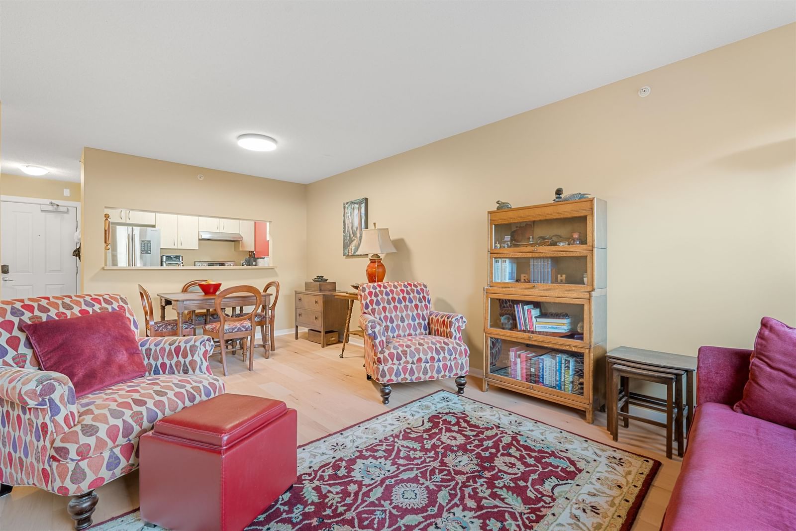 Listing Image 6