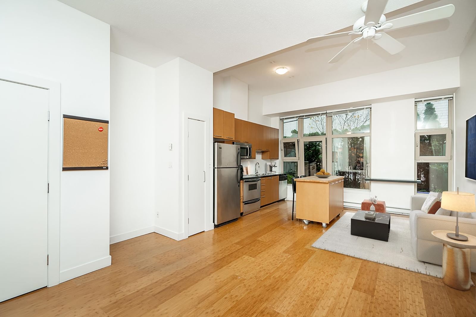 Listing Image 3