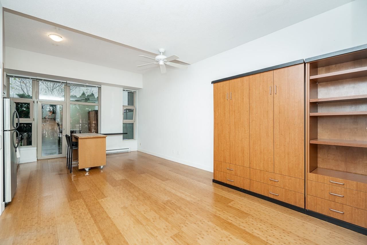 Listing Image 6