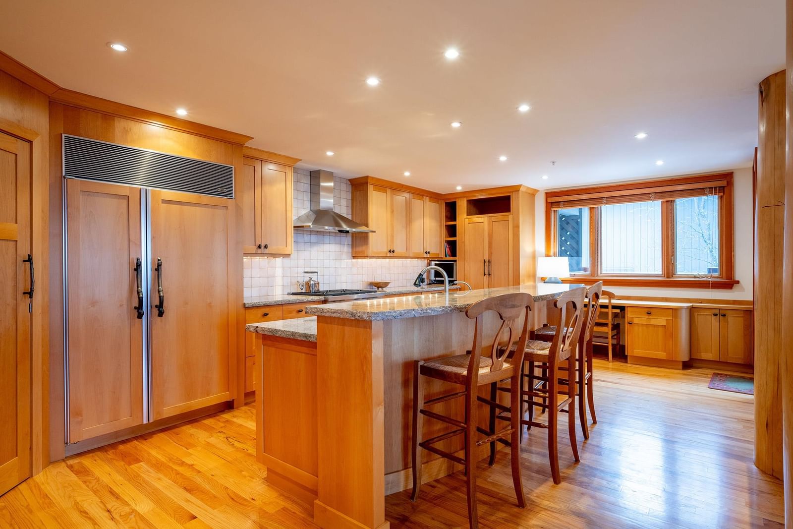 Listing Image 10