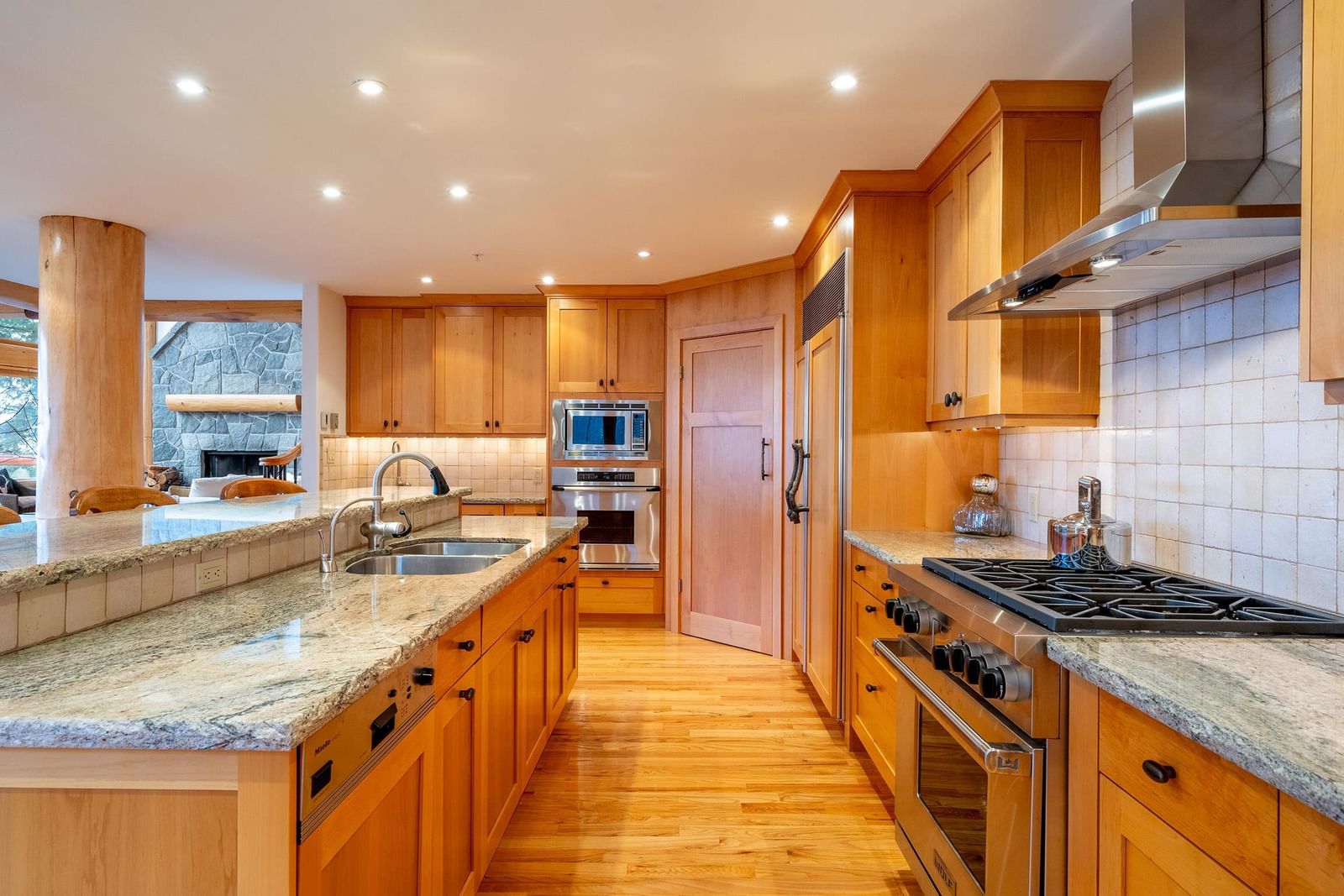 Listing Image 12