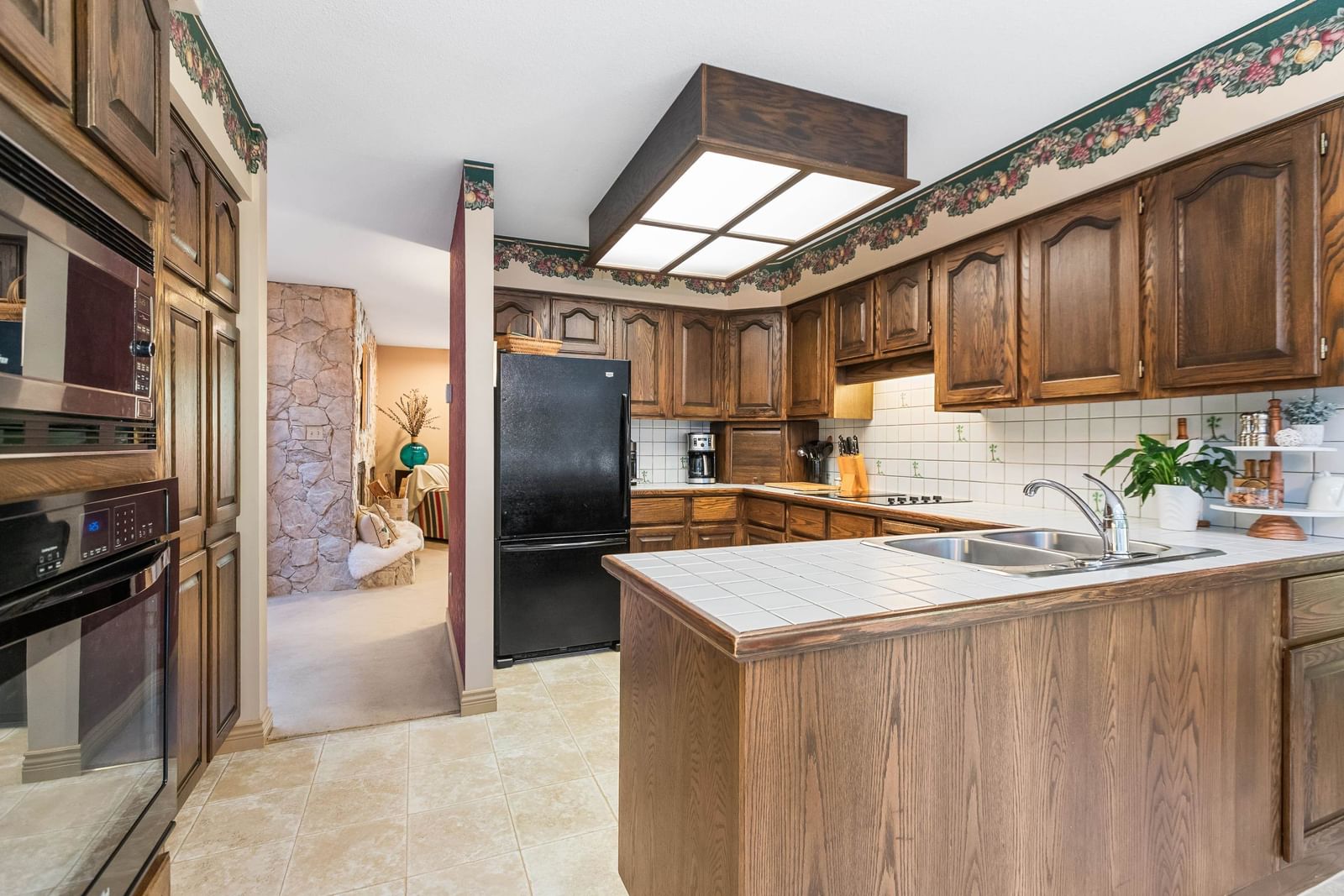 Listing Image 12