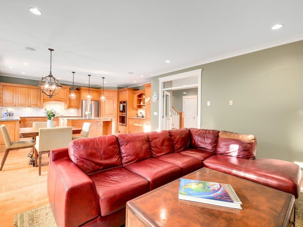 Listing Image 10